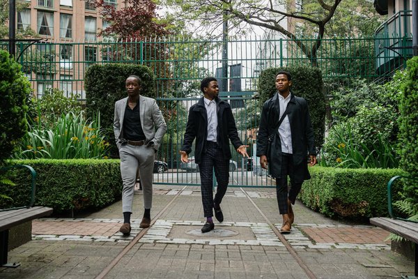 Quels sont les indispensables d'une garde-robe masculine moderne?